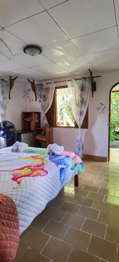 Cabinas Tito Cahuita Eksteriør bilde