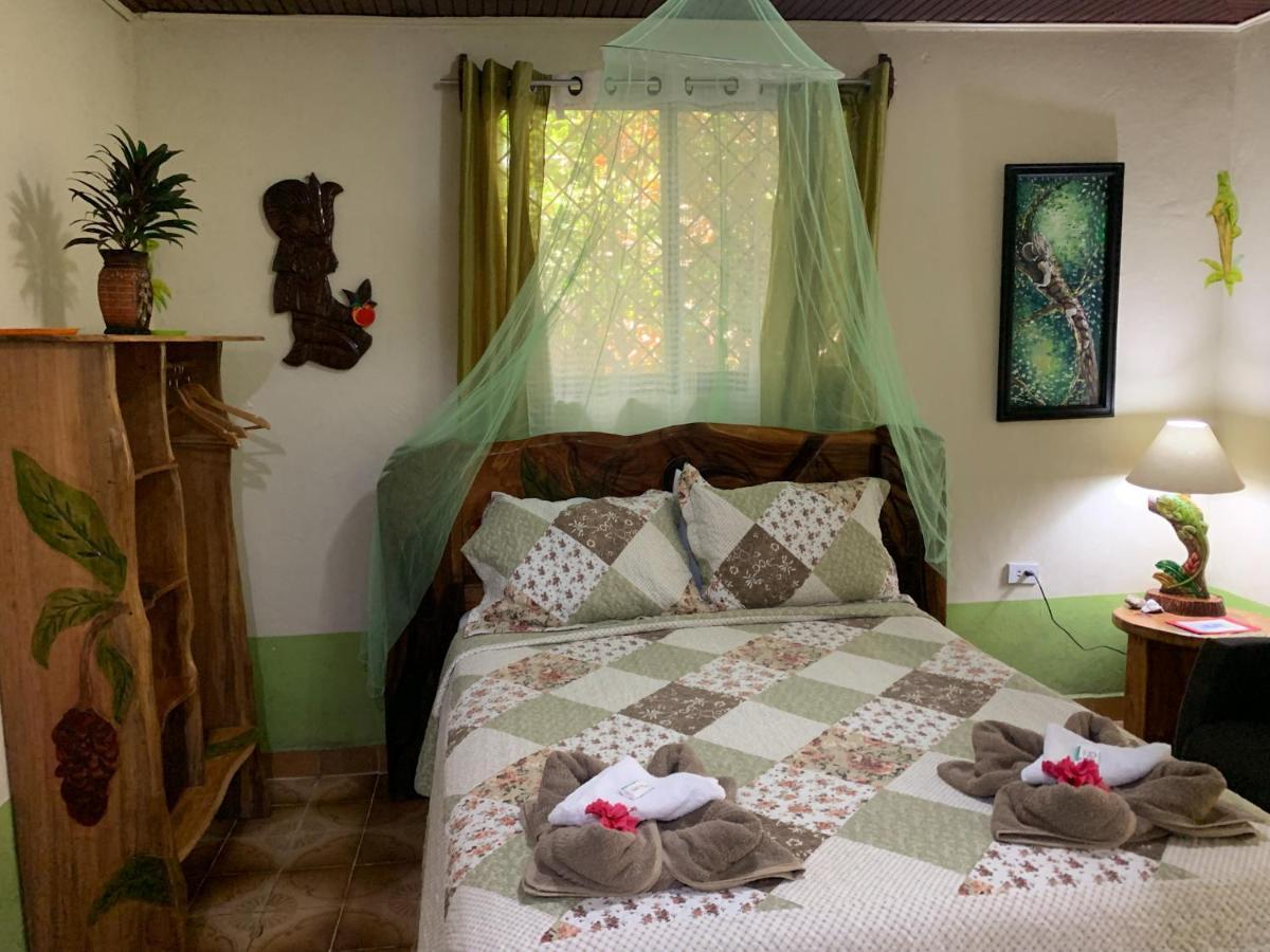 Cabinas Tito Cahuita Eksteriør bilde