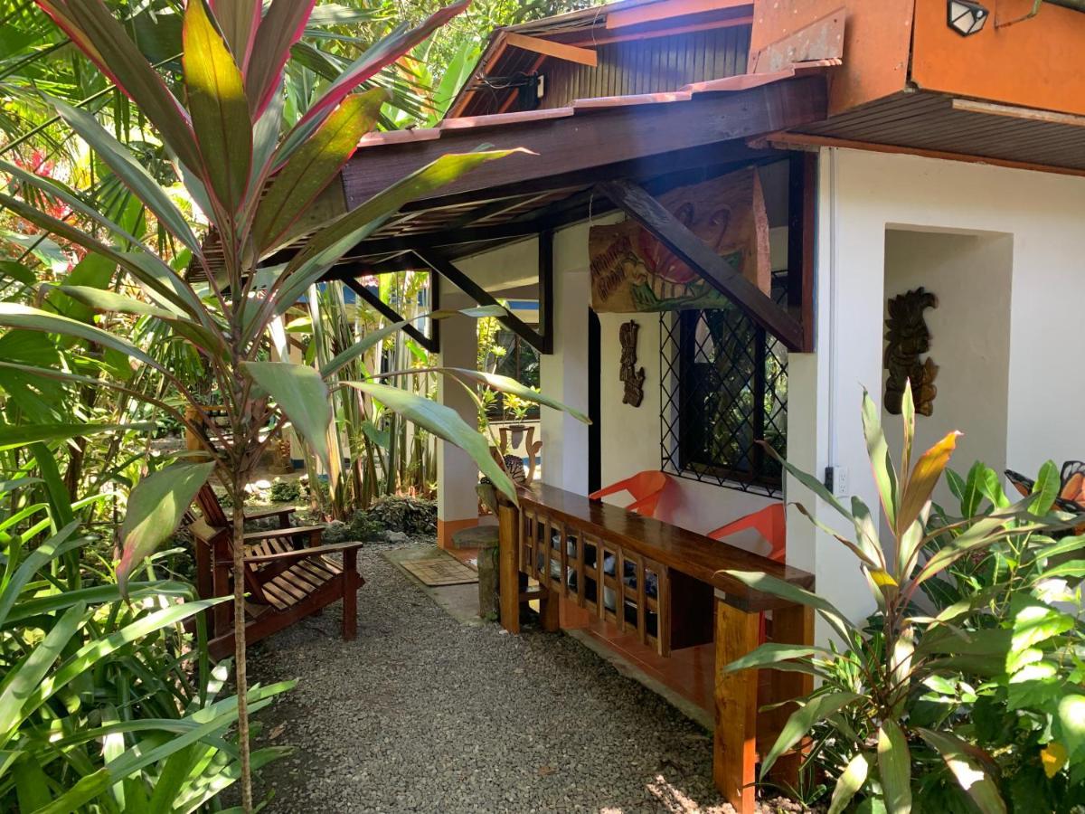 Cabinas Tito Cahuita Eksteriør bilde