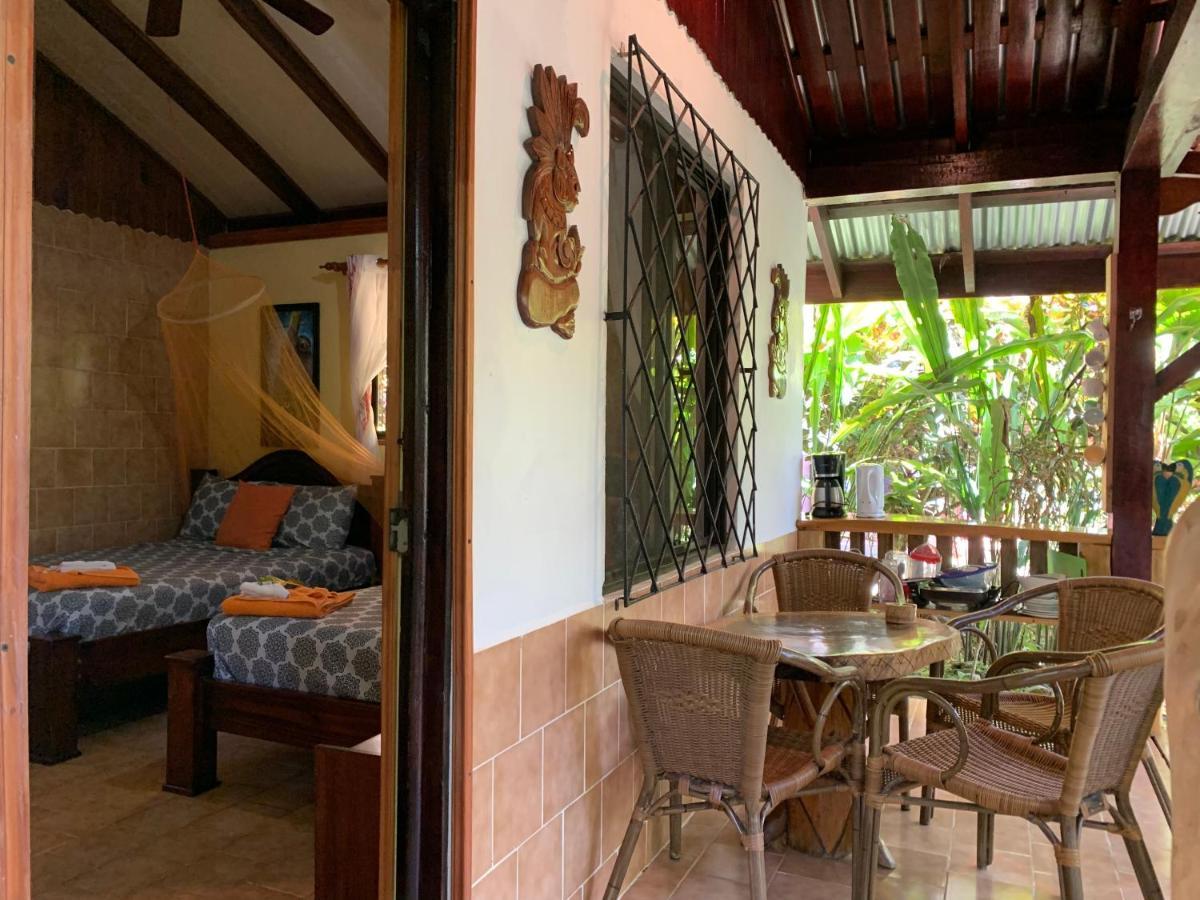 Cabinas Tito Cahuita Eksteriør bilde