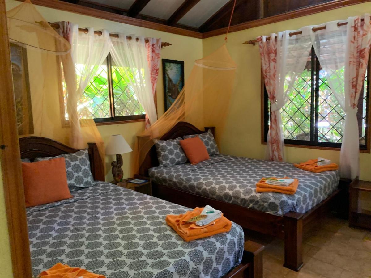 Cabinas Tito Cahuita Eksteriør bilde